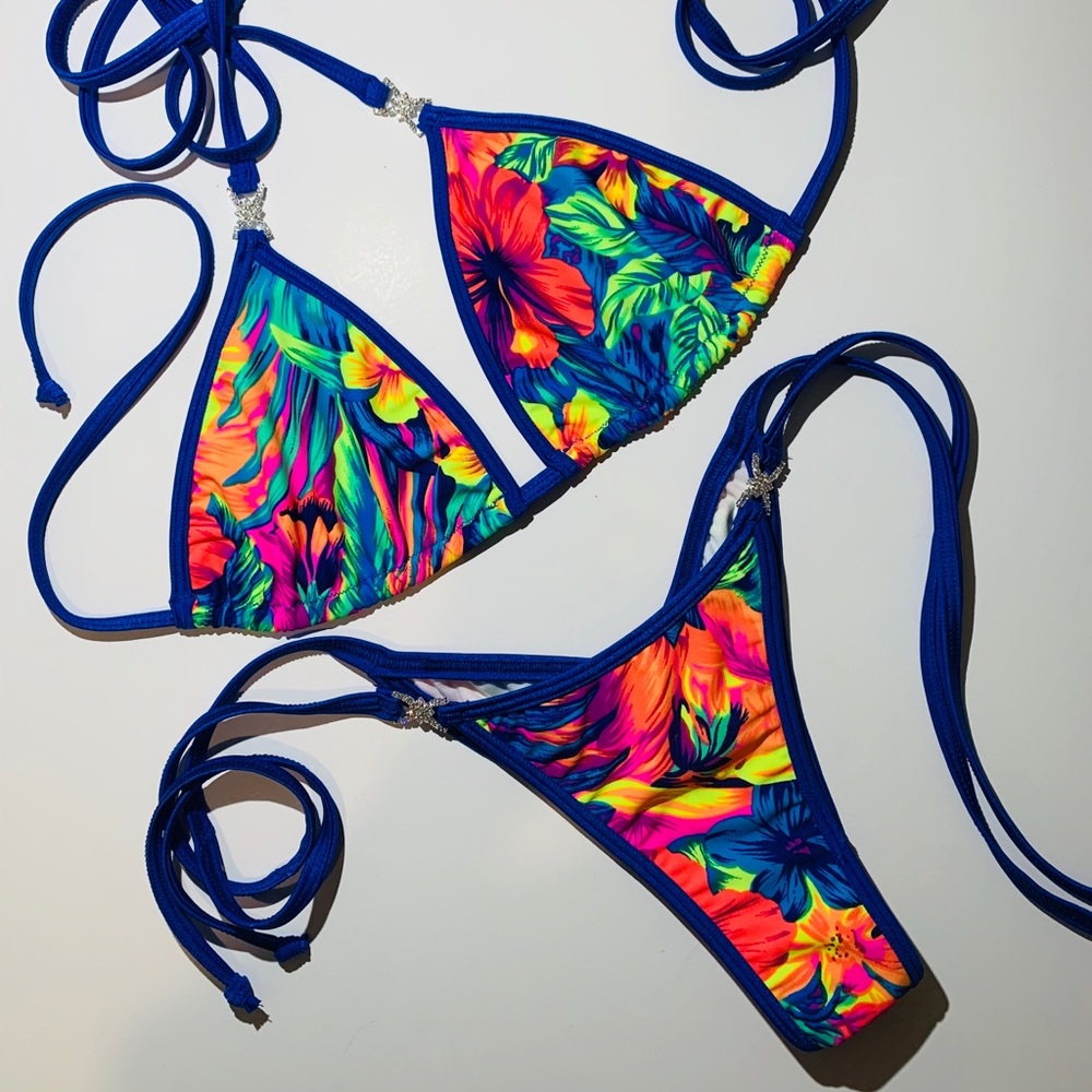 Bikini suit